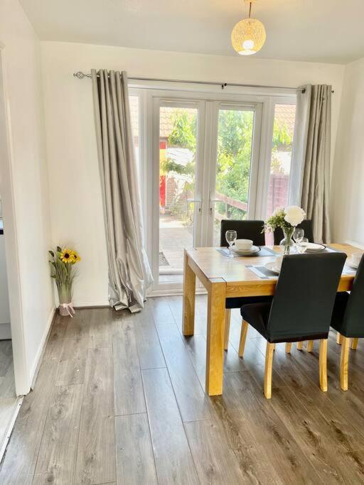The Herald House Dartford 3 Bedroom Apartment מראה חיצוני תמונה