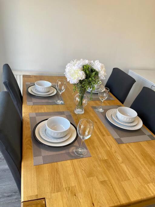 The Herald House Dartford 3 Bedroom Apartment מראה חיצוני תמונה