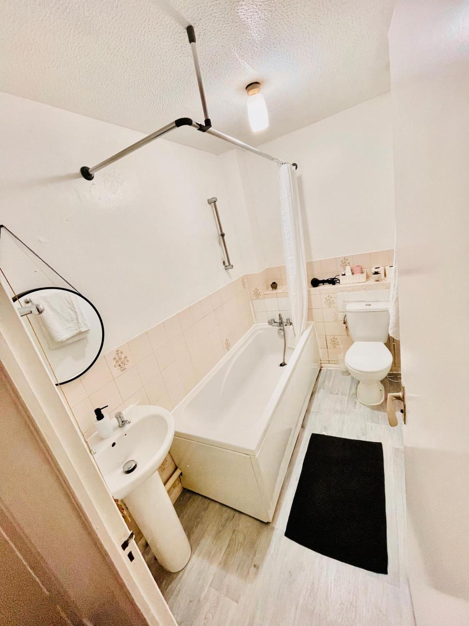 The Herald House Dartford 3 Bedroom Apartment מראה חיצוני תמונה